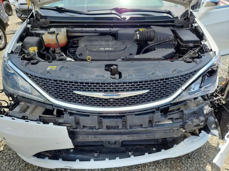 2017 CHRYSLER PACIFICA LIMITED LIMITED 12