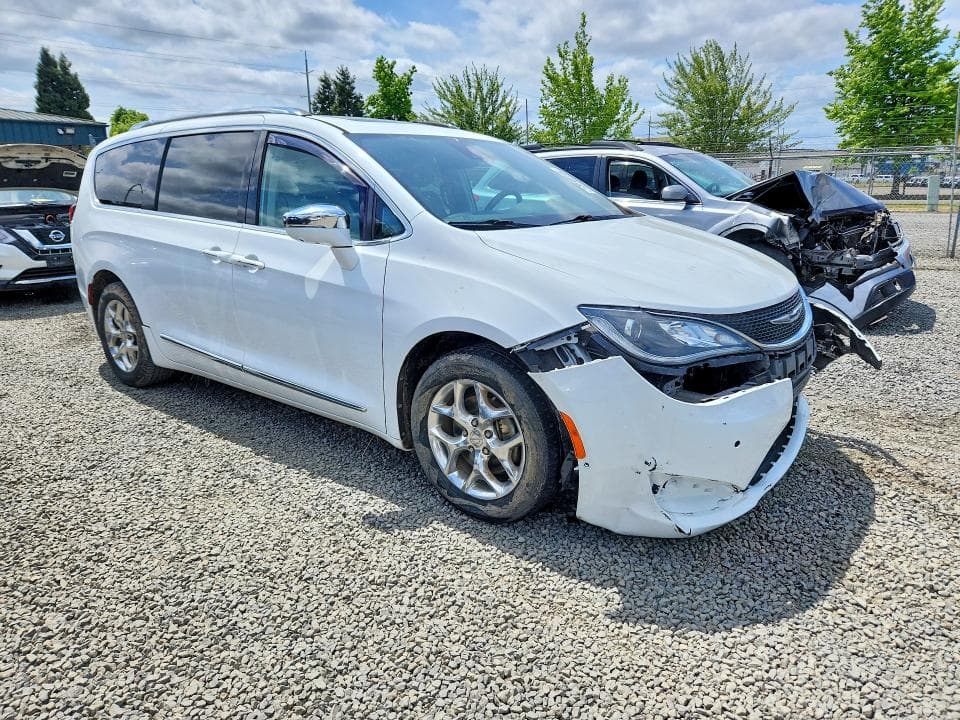 2017 CHRYSLER PACIFICA LIMITED LIMITED 4