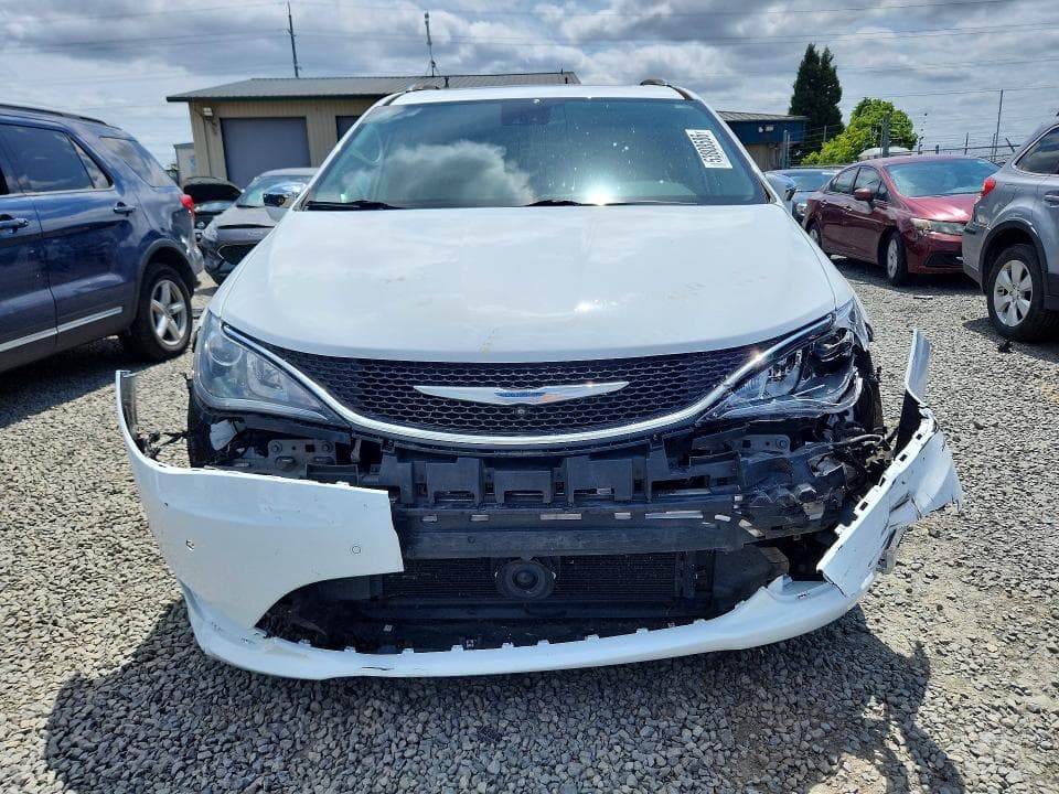 2017 CHRYSLER PACIFICA LIMITED LIMITED 5