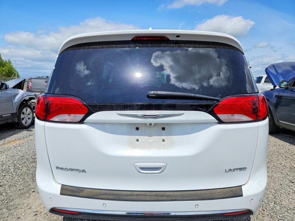 2017 CHRYSLER PACIFICA LIMITED LIMITED 6