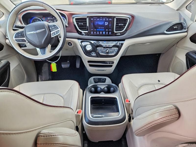 2017 CHRYSLER PACIFICA LIMITED LIMITED 8