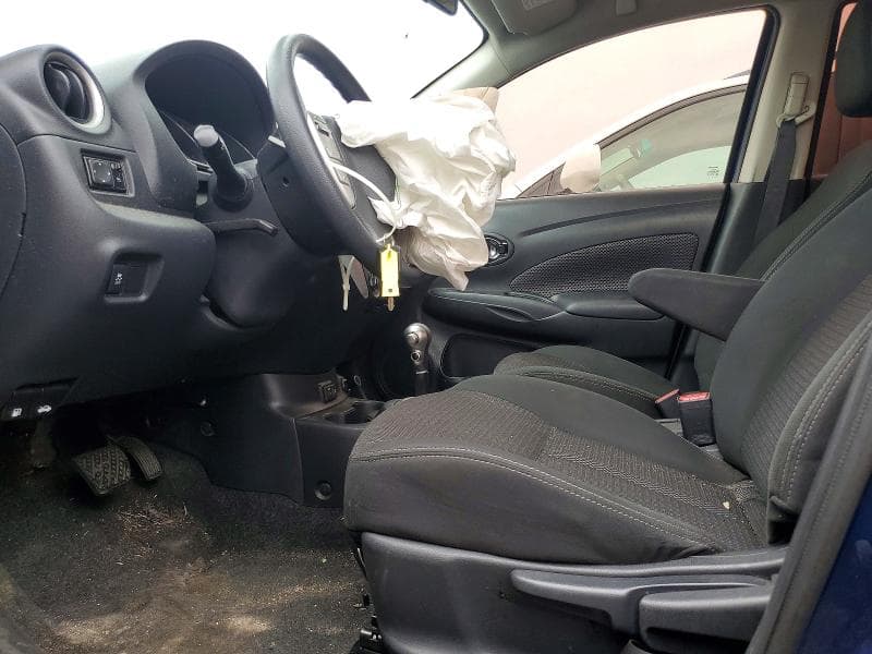 2019 NISSAN VERSA SV 7
