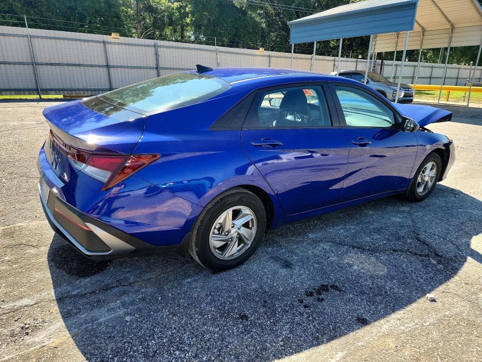 2025 HYUNDAI ELANTRA SE SE 3