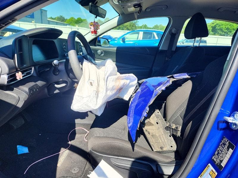 2025 HYUNDAI ELANTRA SE SE 7