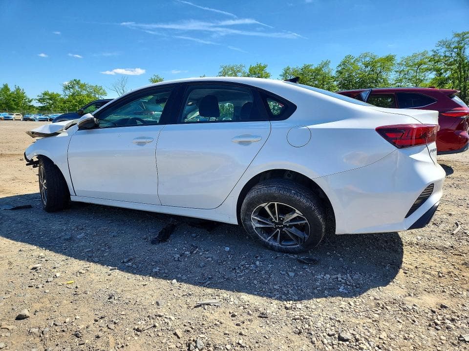 2022 KIA FORTE LXS 2