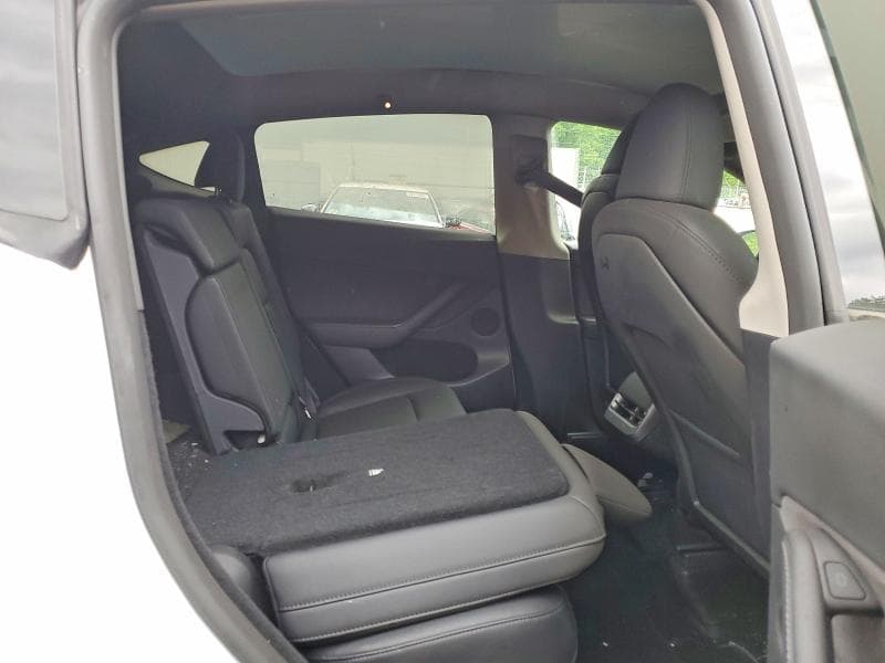 2024 TESLA MODEL Y 10