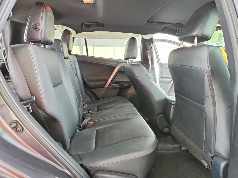 2018 TOYOTA RAV4 SE SE 11