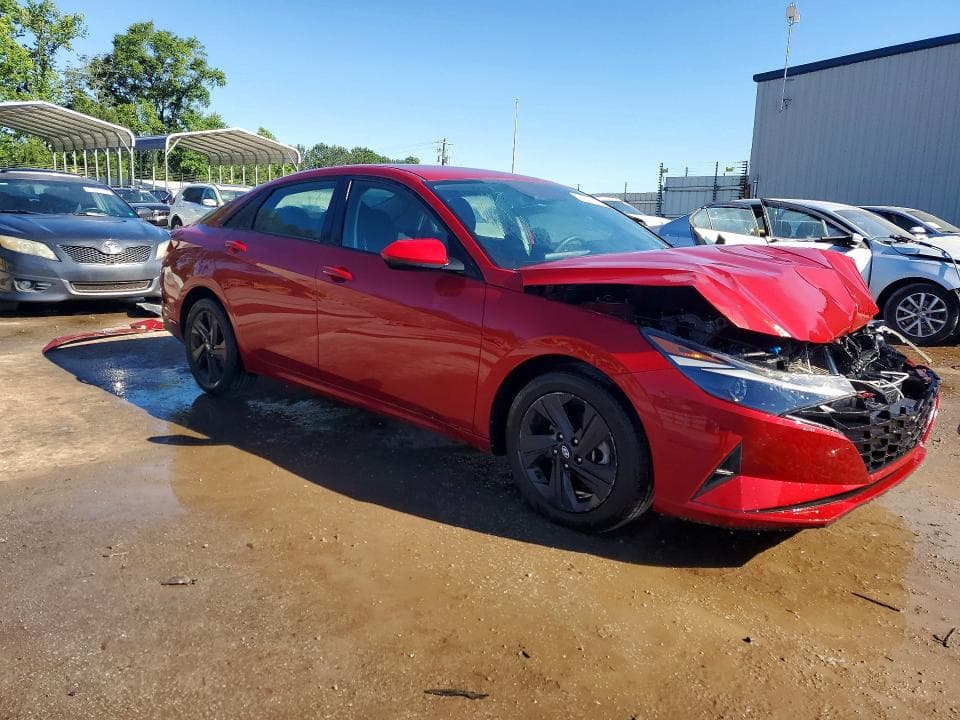 2022 HYUNDAI ELANTRA SEL 4