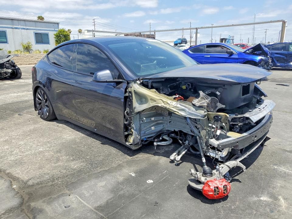2024 TESLA MODEL Y 4