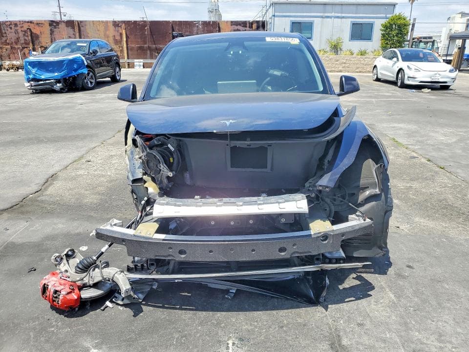 2024 TESLA MODEL Y 5