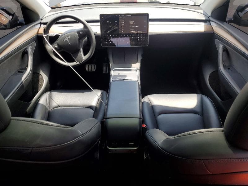 2024 TESLA MODEL Y 8