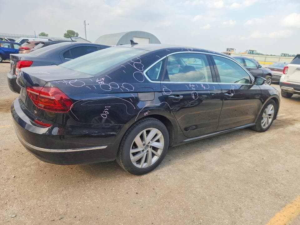 2018 VOLKSWAGEN PASSAT SE SE 3