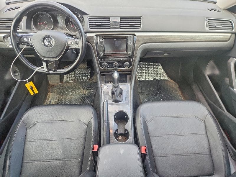 2018 VOLKSWAGEN PASSAT SE SE 8