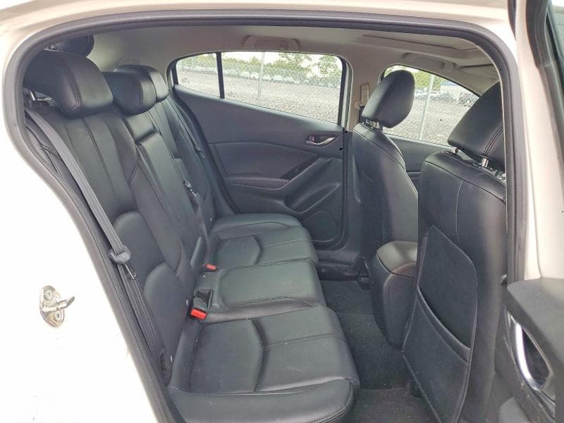 2018 MAZDA 3 TOURING 10