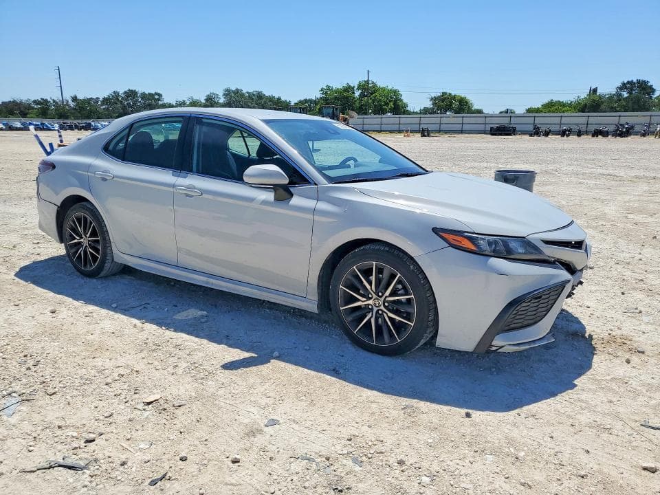 2022 TOYOTA CAMRY SE SE 4