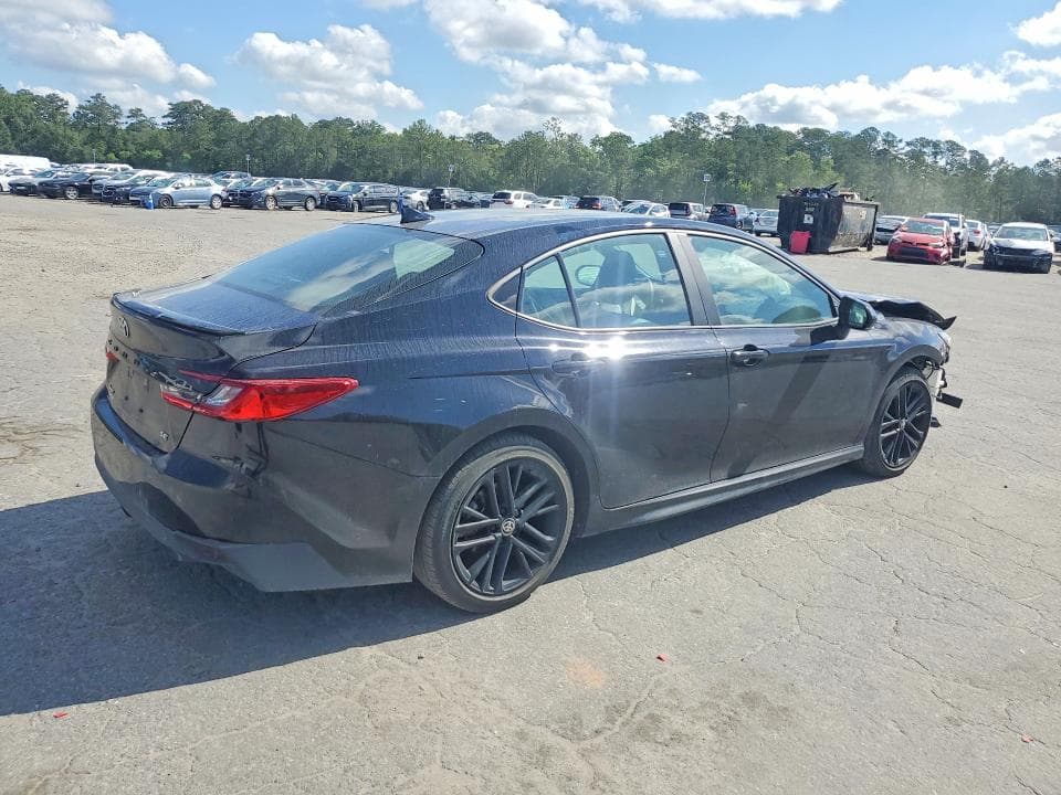 2025 TOYOTA CAMRY SE 3