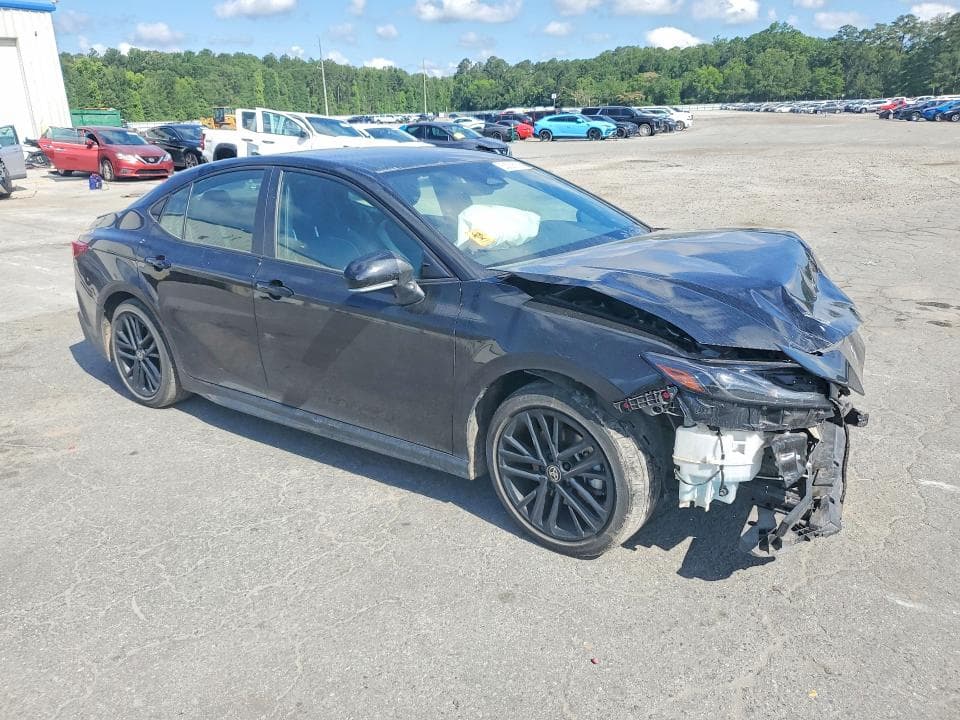 2025 TOYOTA CAMRY SE 4