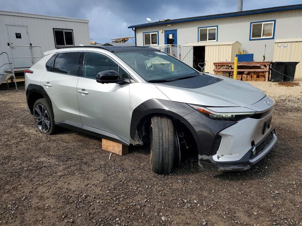2023 TOYOTA BZ4X XLE XLE 4