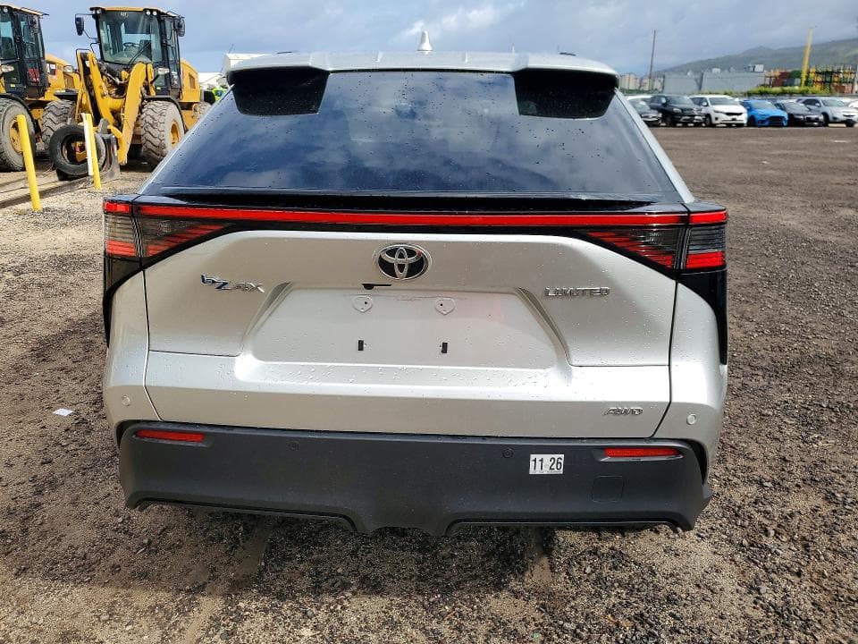 2023 TOYOTA BZ4X XLE XLE 6