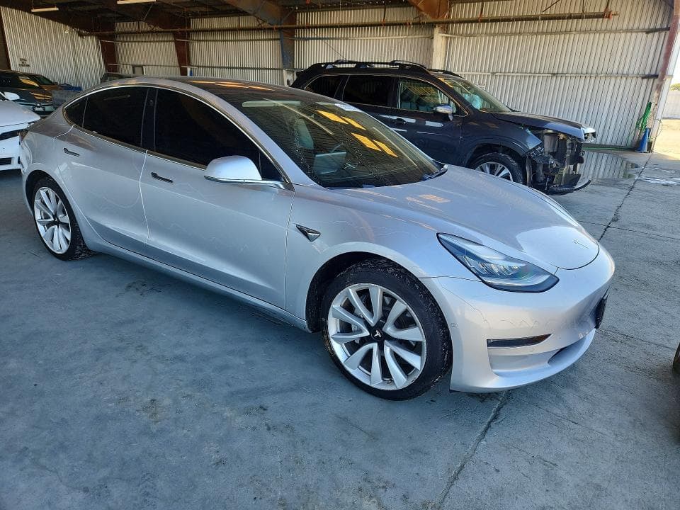 2018 TESLA MODEL 3 4