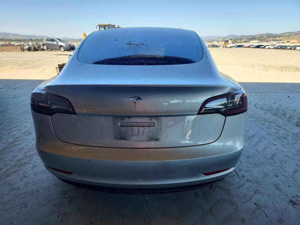 2018 TESLA MODEL 3 6