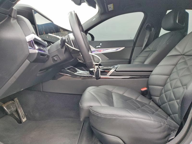 2025 BMW 740 I 7