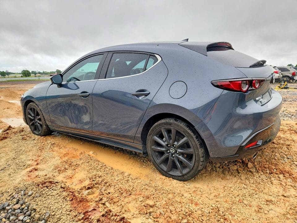 2021 MAZDA 3 PREMIUM 2