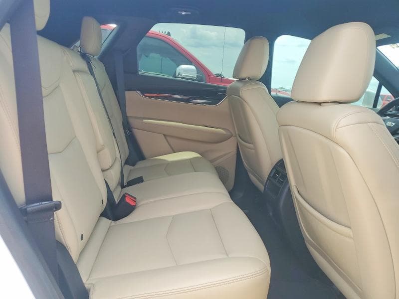 2017 CADILLAC XT5 11