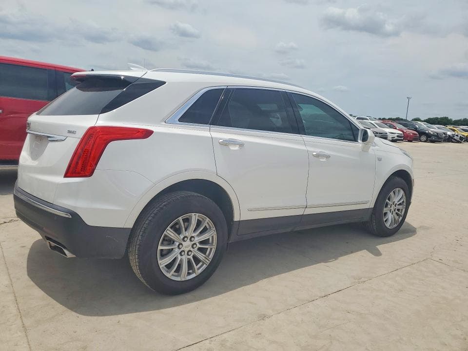 2017 CADILLAC XT5 3