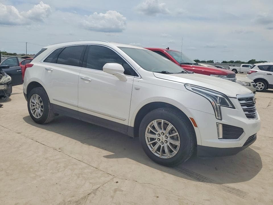 2017 CADILLAC XT5 4