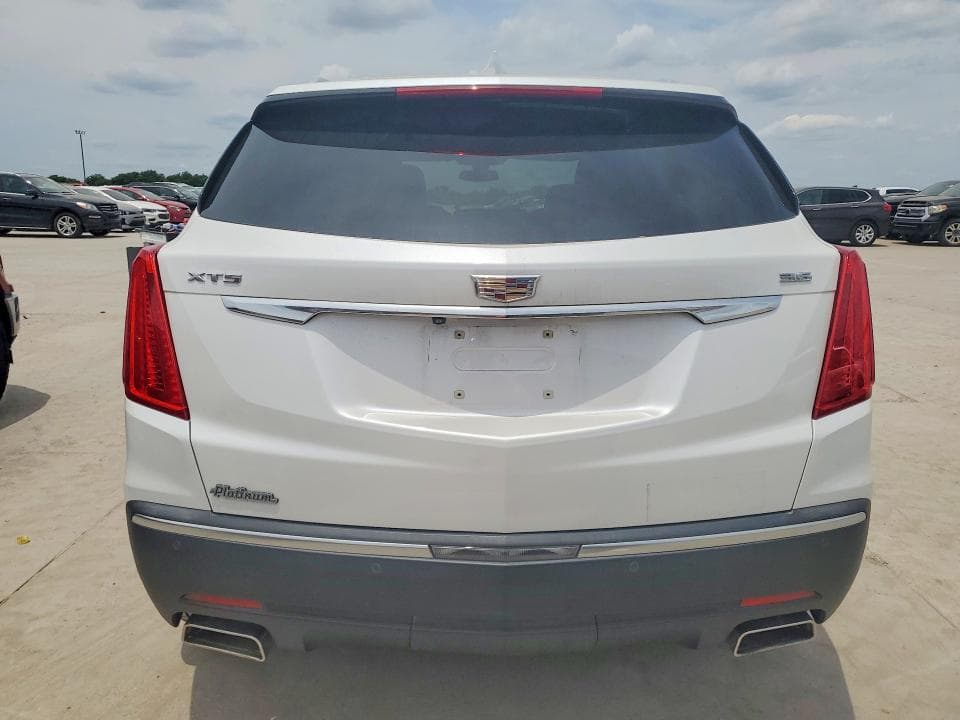 2017 CADILLAC XT5 6