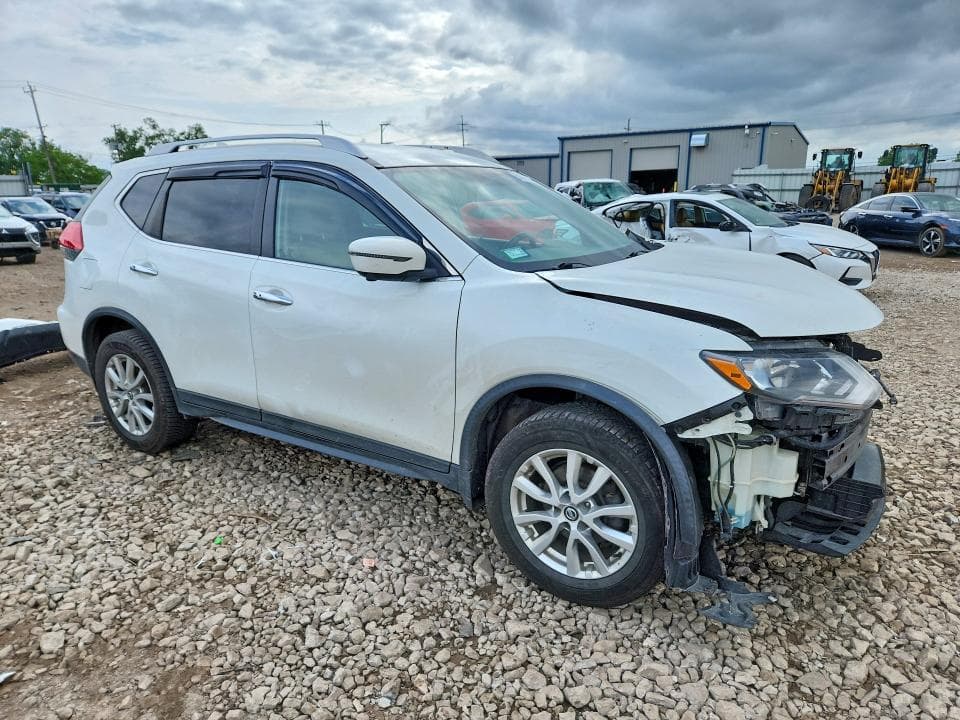 2017 NISSAN ROGUE SV 4