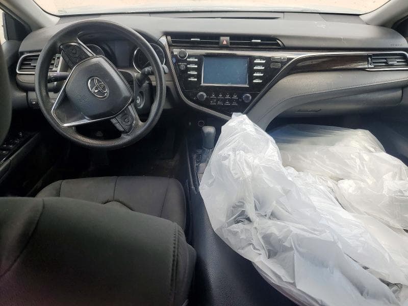 2019 TOYOTA CAMRY LE LE 8