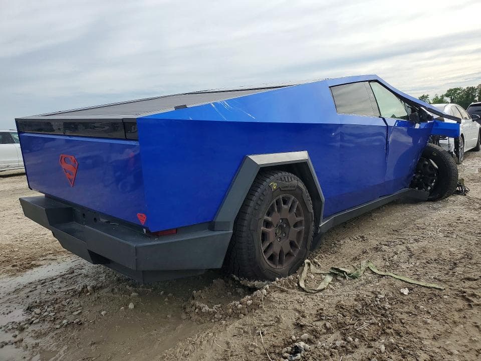 2024 TESLA CYBERTRUCK 3
