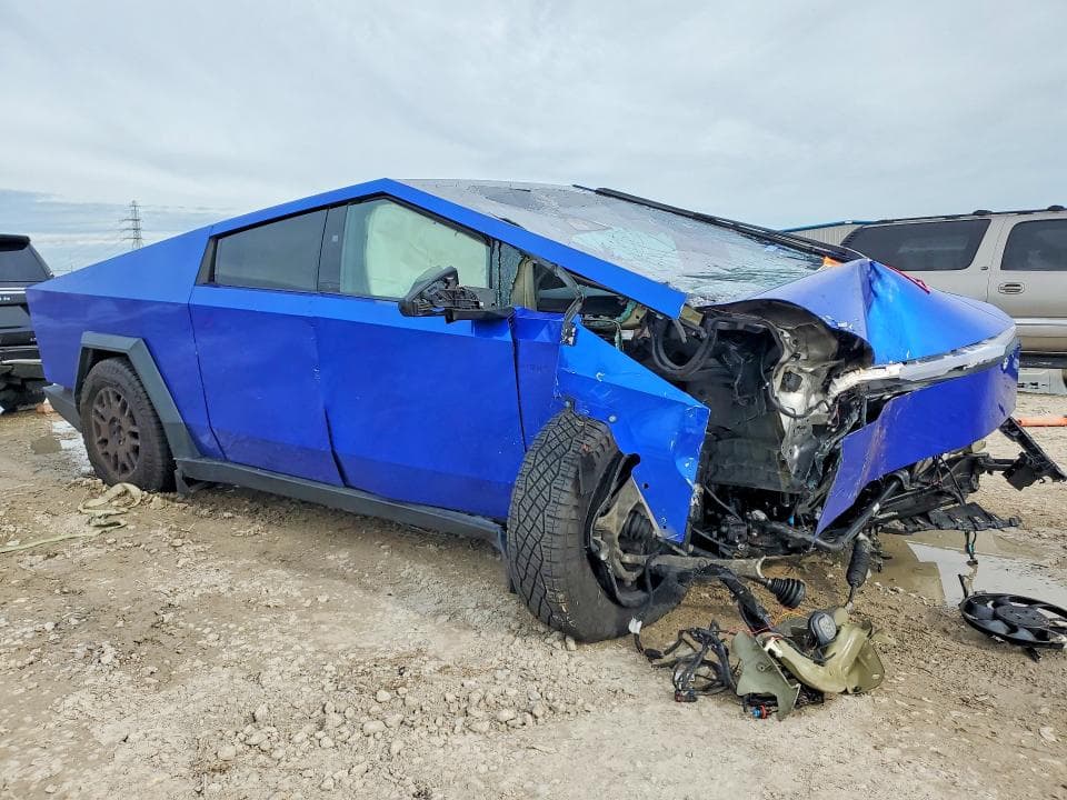 2024 TESLA CYBERTRUCK 4