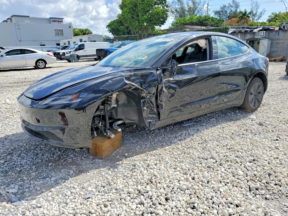 2026 TESLA MODEL 3 1