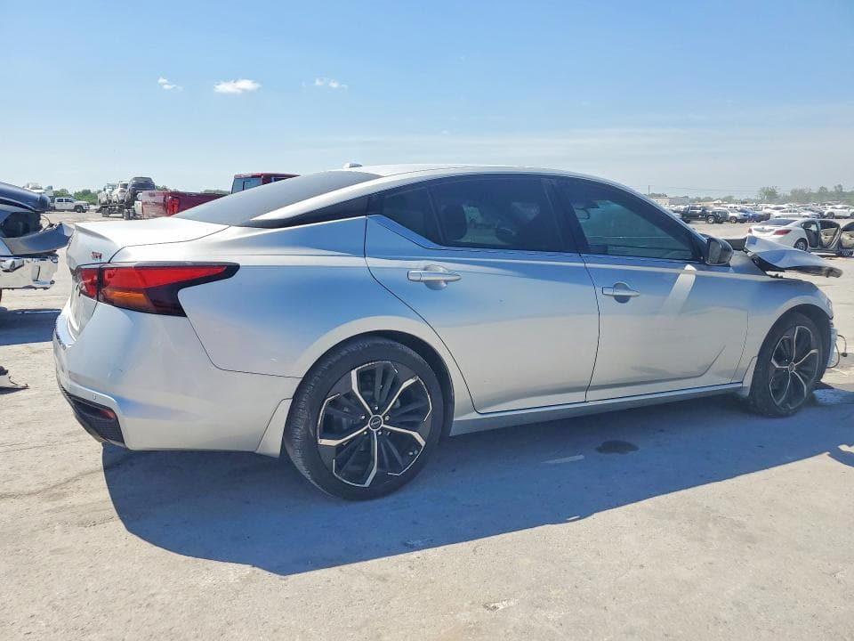 2023 NISSAN ALTIMA SR SR 3