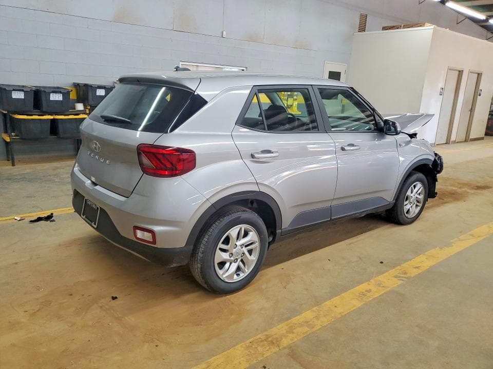 2026 HYUNDAI VENUE SE 3