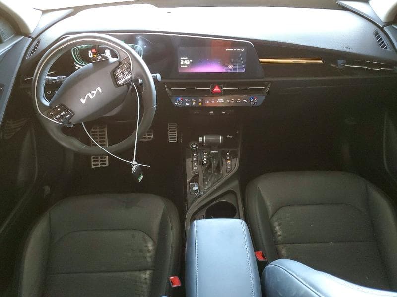 2024 KIA NIRO SX TOURING 8