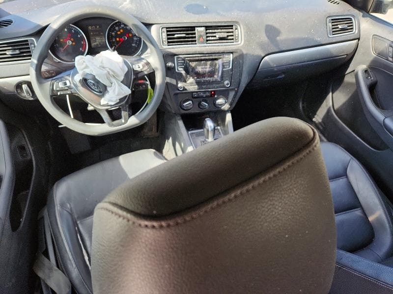 2018 VOLKSWAGEN JETTA SE SE 8