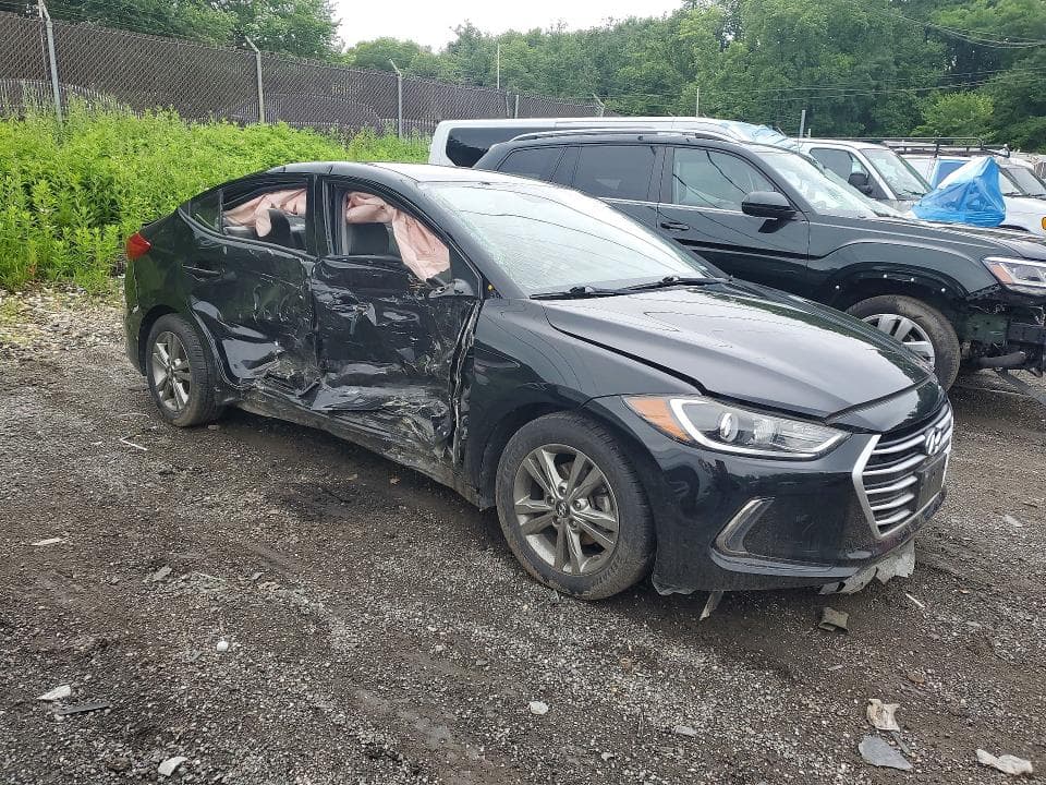 2017 HYUNDAI ELANTRA SE 4