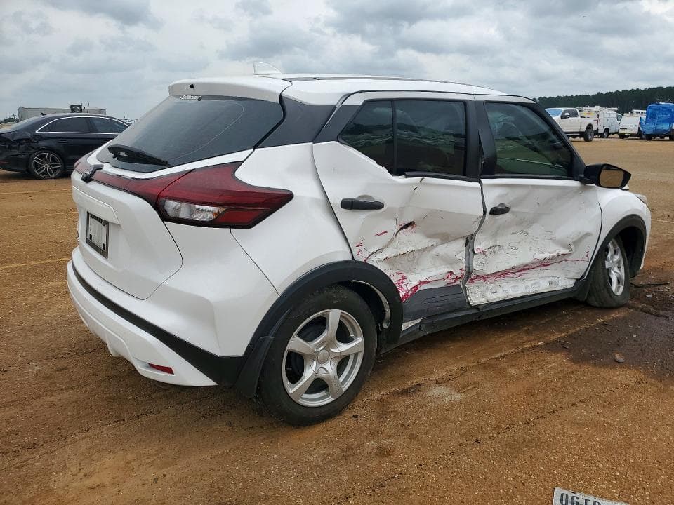 2023 NISSAN KICKS S 3