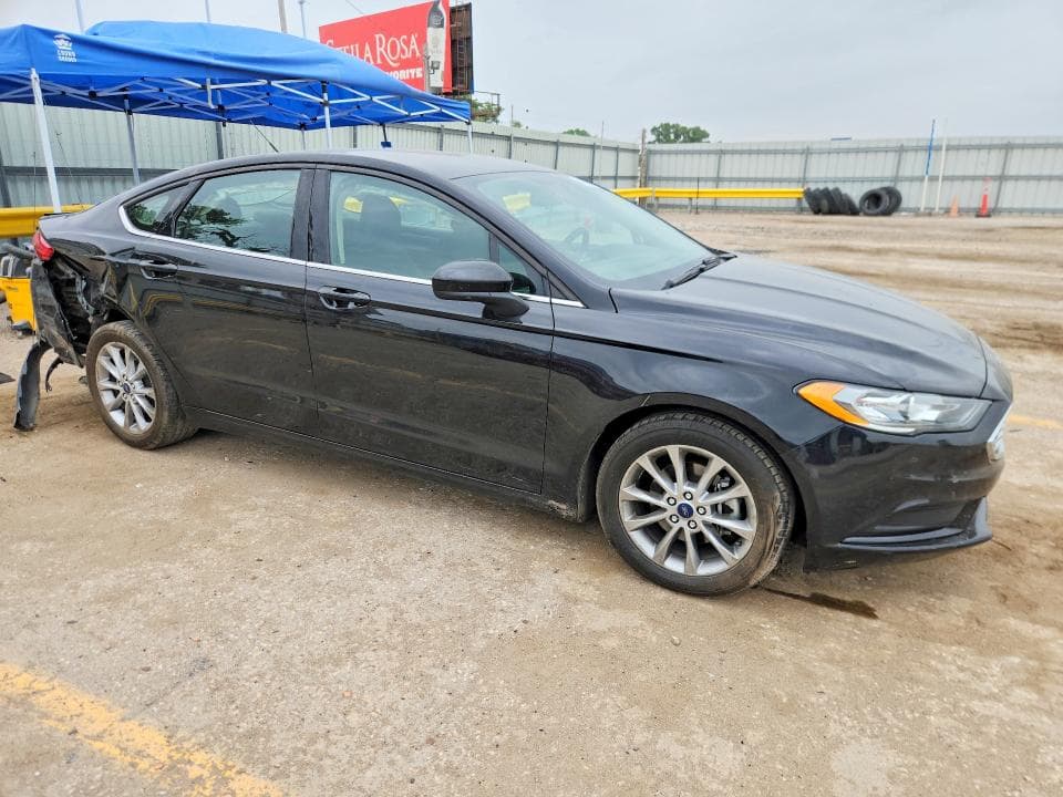 2017 FORD FUSION SE 4