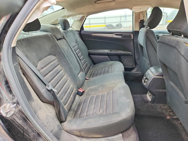 2017 FORD FUSION SE 10