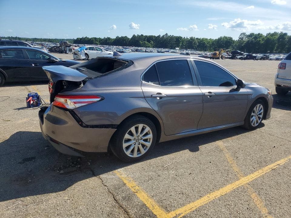 2020 TOYOTA CAMRY LE 3