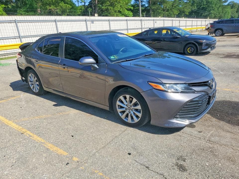 2020 TOYOTA CAMRY LE 4