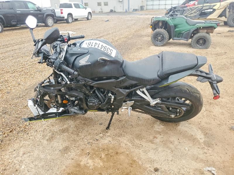 2026 HONDA CBR650 R 3