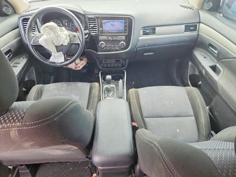2018 MITSUBISHI OUTLANDER SE 8
