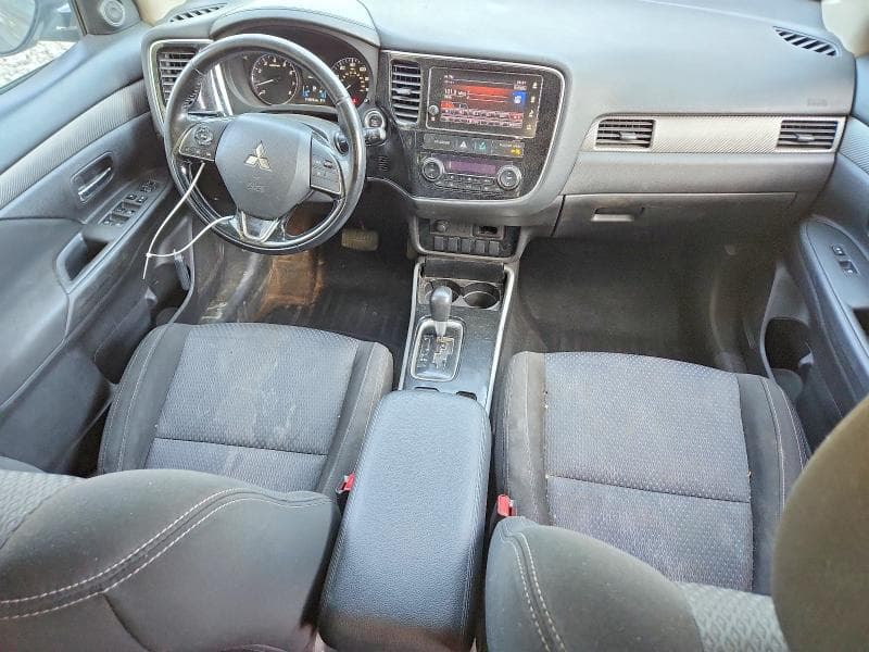 2017 MITSUBISHI OUTLANDER SE 8