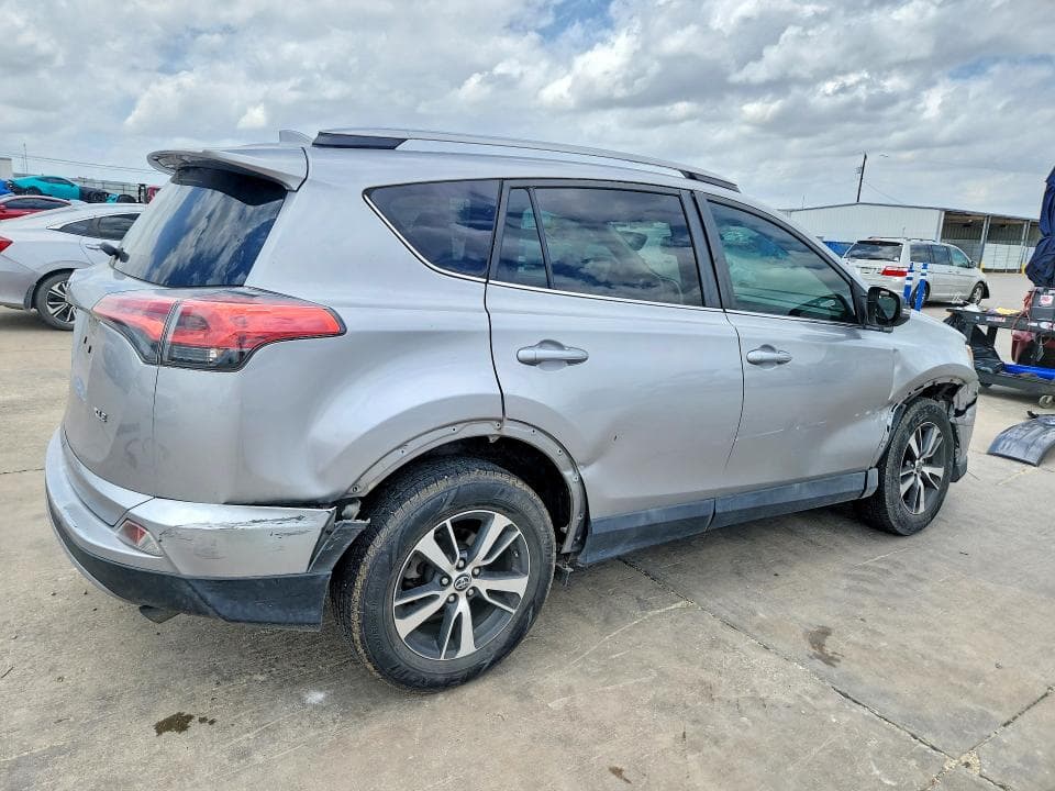 2017 TOYOTA RAV4 XLE XLE 3